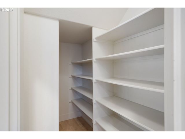 1184 Se ALIKA Ave, Hillsboro, OR 97123