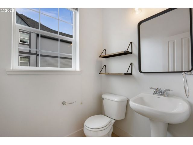 1184 Se ALIKA Ave, Hillsboro, OR 97123