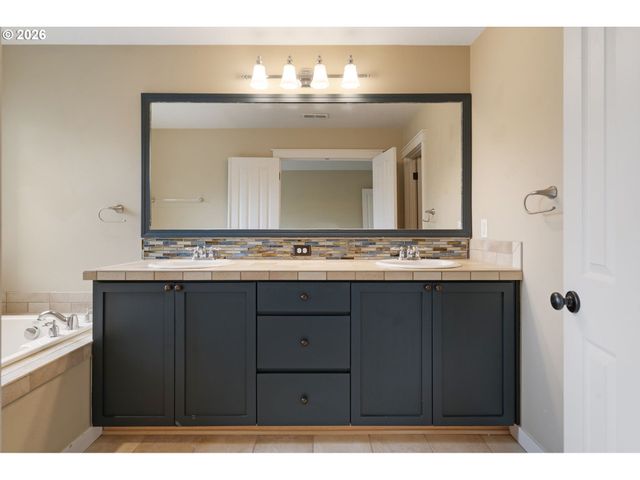 1184 Se ALIKA Ave, Hillsboro, OR 97123