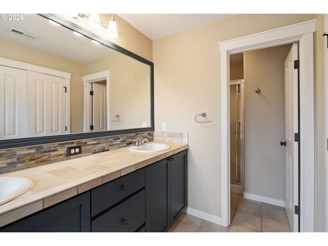 1184 Se ALIKA Ave, Hillsboro, OR 97123