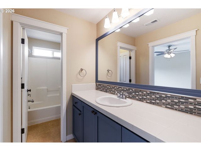 1184 Se ALIKA Ave, Hillsboro, OR 97123