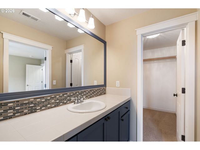 1184 Se ALIKA Ave, Hillsboro, OR 97123