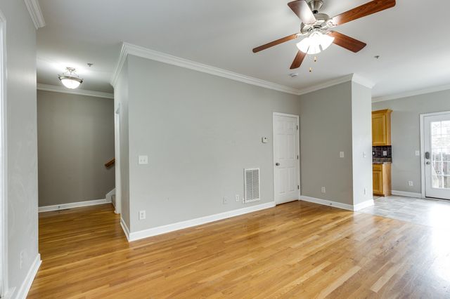 1012 McKenna Dr, Thompsons Station, TN 37179