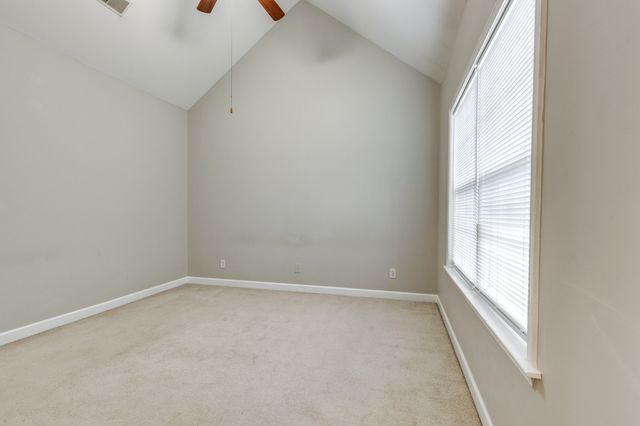 1012 McKenna Dr, Thompsons Station, TN 37179