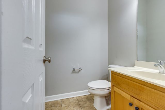 1012 McKenna Dr, Thompsons Station, TN 37179