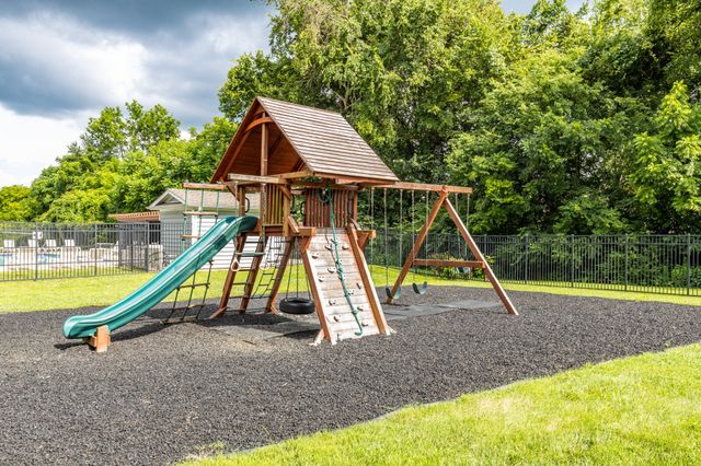 1012 McKenna Dr, Thompsons Station, TN 37179