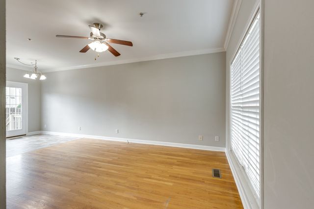 1012 McKenna Dr, Thompsons Station, TN 37179