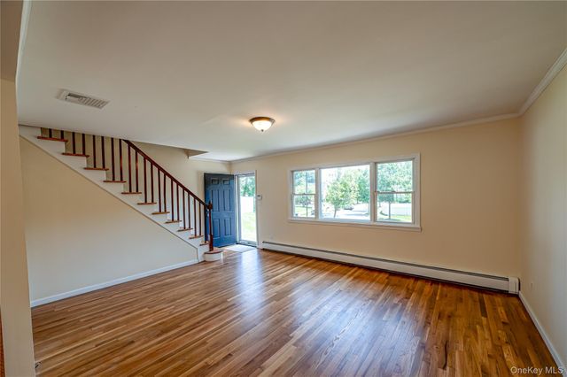 69 Allan Drive, East Norwich, NY 11732