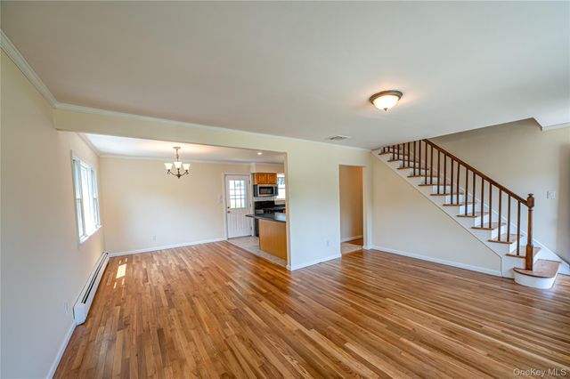 69 Allan Drive, East Norwich, NY 11732