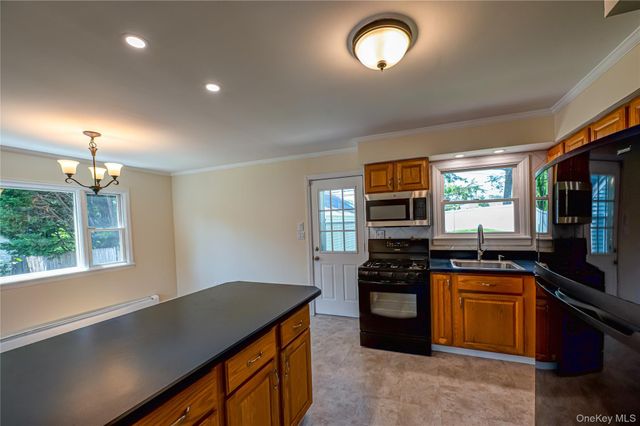 69 Allan Drive, East Norwich, NY 11732