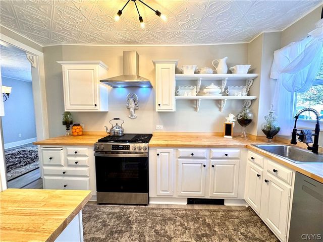 25 Logan Street, Auburn, NY 13021