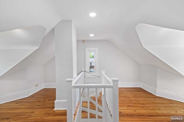 20 Walnut Street, Pompton Lakes, NJ 07442