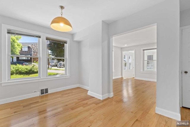 20 Walnut Street, Pompton Lakes, NJ 07442