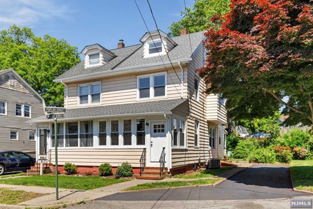 20 Walnut Street, Pompton Lakes, NJ 07442