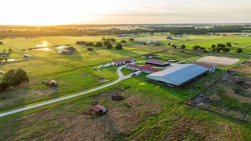 1461 Hog Town Road, Collinsville, TX 76233