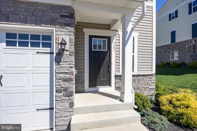 265 CHASE DR, Downingtown, PA 19335