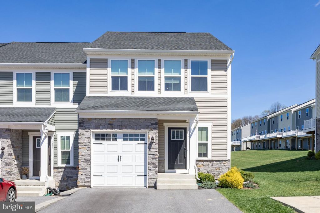 265 CHASE DR, Downingtown, PA 19335
