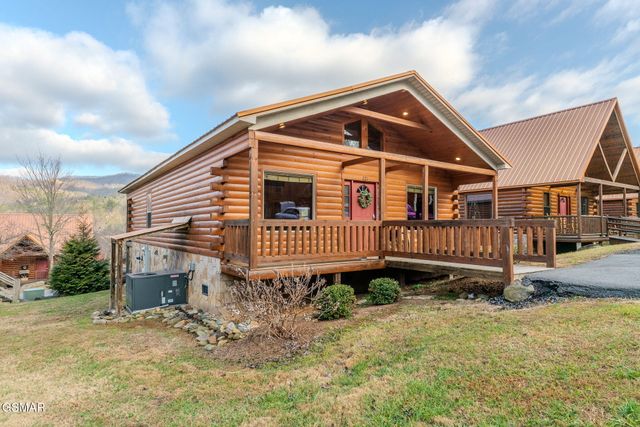 221 Forrest Loop Way, Gatlinburg, TN 37738