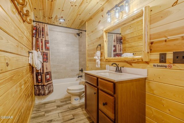 221 Forrest Loop Way, Gatlinburg, TN 37738