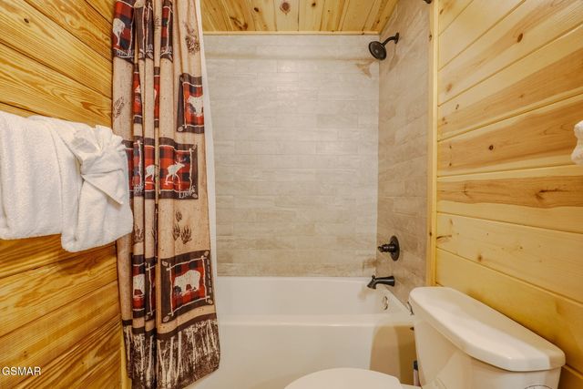 221 Forrest Loop Way, Gatlinburg, TN 37738