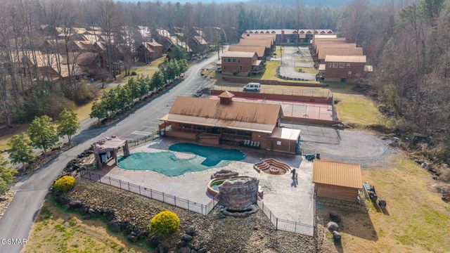 221 Forrest Loop Way, Gatlinburg, TN 37738