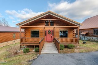 221 Forrest Loop Way, Gatlinburg, TN 37738