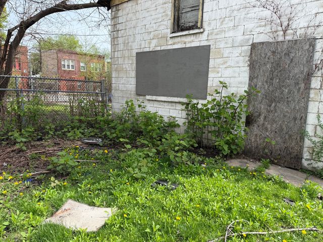 6405 S Eberhart Avenue, Chicago, IL 60637
