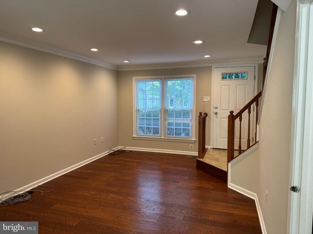 6307 CHIMNEY WOOD CT, Alexandria, VA 22306