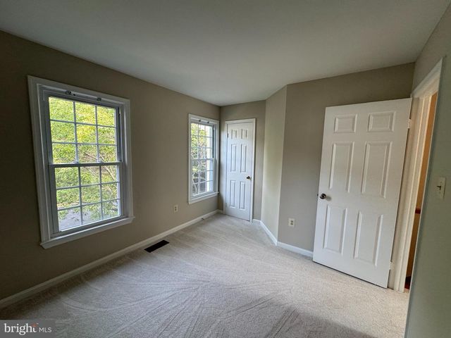 6307 CHIMNEY WOOD CT, Alexandria, VA 22306