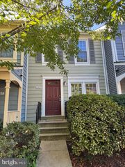 6307 CHIMNEY WOOD CT, Alexandria, VA 22306