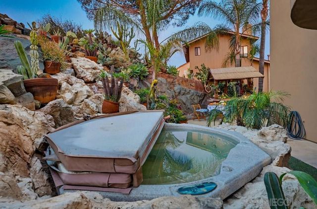 9634 Eucalyptus St, Spring Valley, CA 91977