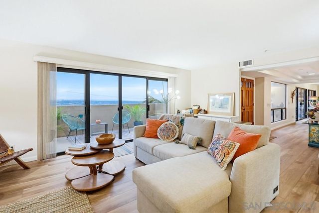 9634 Eucalyptus St, Spring Valley, CA 91977