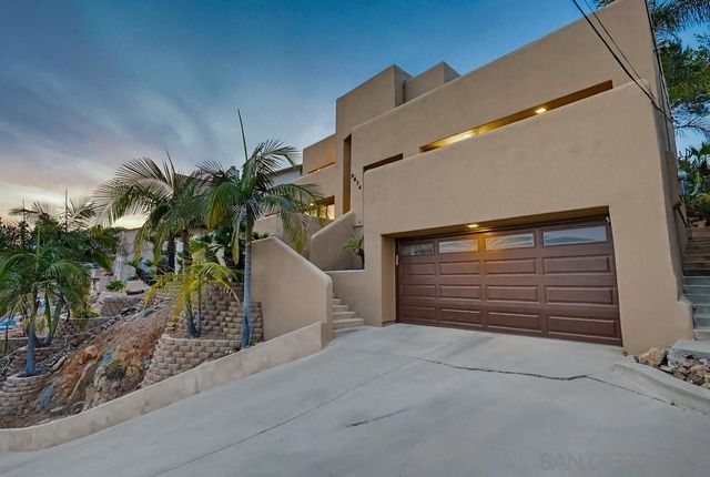 9634 Eucalyptus St, Spring Valley, CA 91977