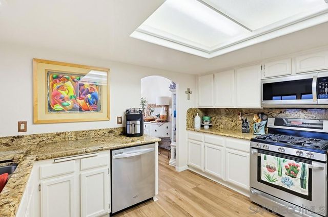 9634 Eucalyptus St, Spring Valley, CA 91977