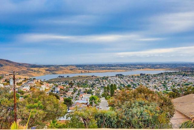 9634 Eucalyptus St, Spring Valley, CA 91977