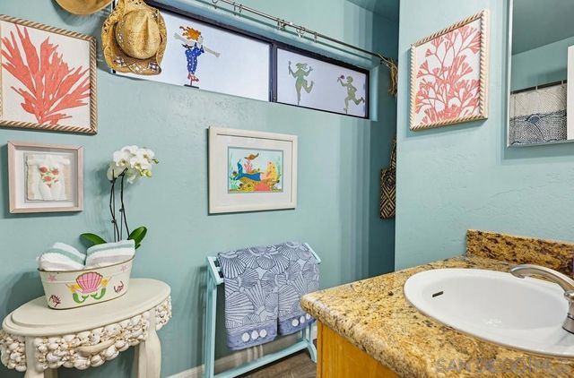 9634 Eucalyptus St, Spring Valley, CA 91977