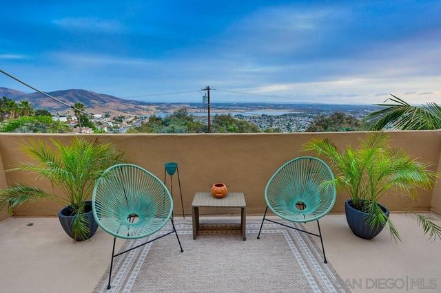 9634 Eucalyptus St, Spring Valley, CA 91977