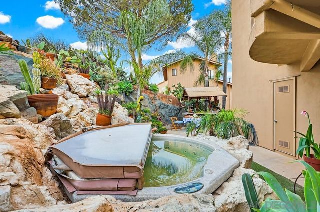 9634 Eucalyptus St, Spring Valley, CA 91977