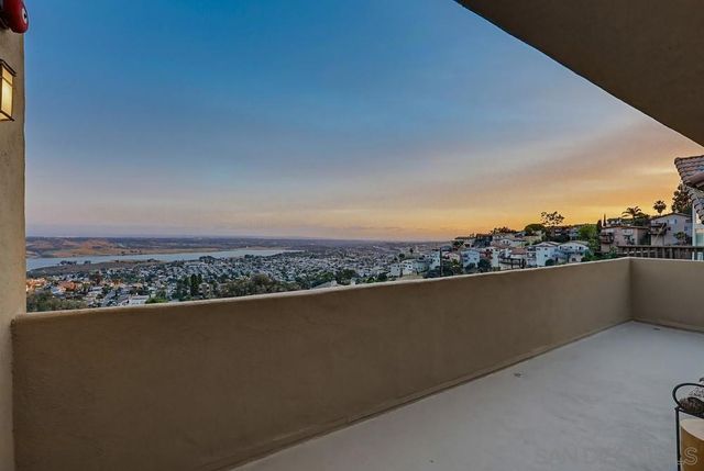 9634 Eucalyptus St, Spring Valley, CA 91977