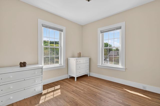 5 Pine Valley Street, Wilton, NH 03086