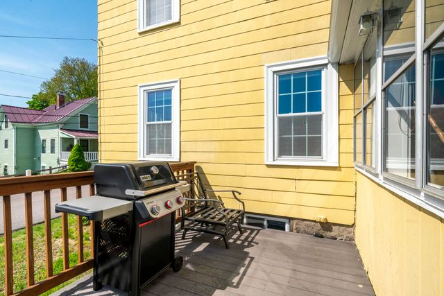 5 Pine Valley Street, Wilton, NH 03086