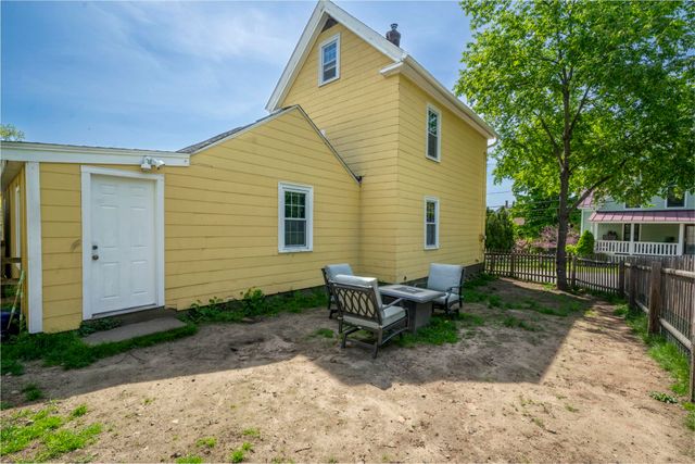 5 Pine Valley Street, Wilton, NH 03086