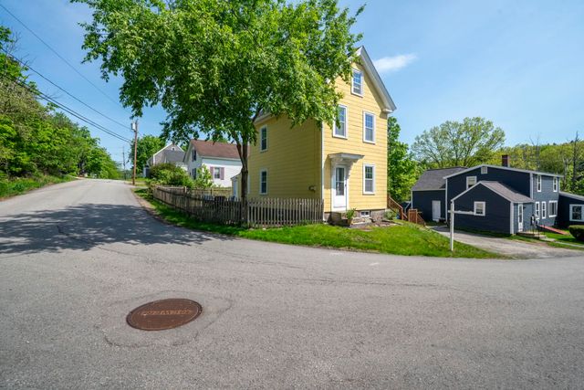 5 Pine Valley Street, Wilton, NH 03086