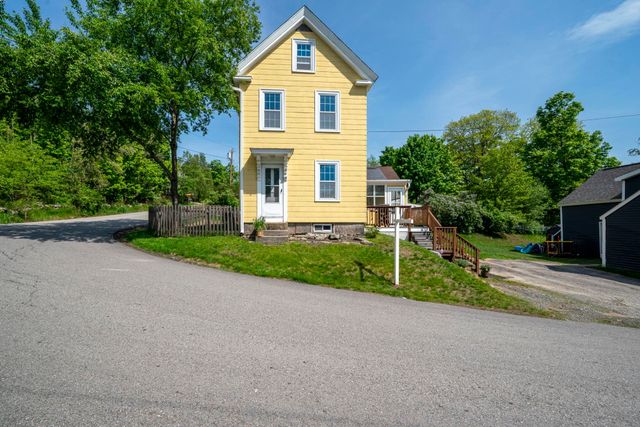 5 Pine Valley Street, Wilton, NH 03086