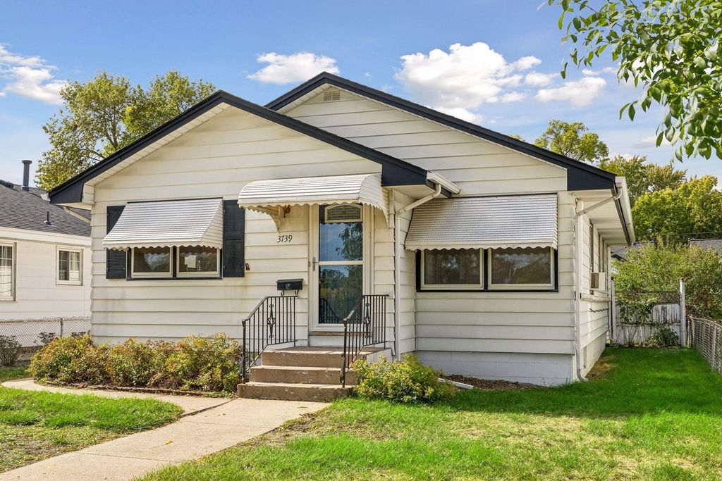 3739 Lee Avenue N, Robbinsdale, MN 55422 — exterior