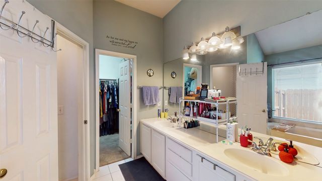 6620 Alderbrook Drive, Denton, TX 76210