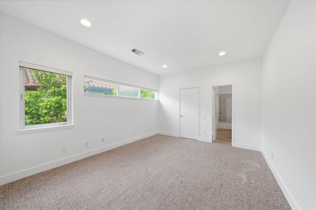 7002 Newcastle Street, Bellaire, TX 77401