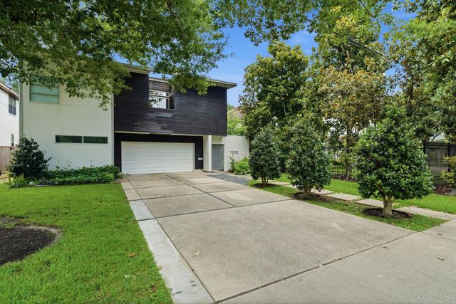 7002 Newcastle Street, Bellaire, TX 77401