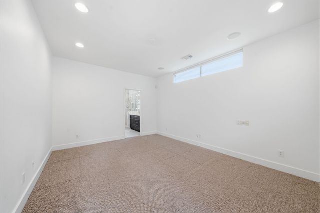 7002 Newcastle Street, Bellaire, TX 77401