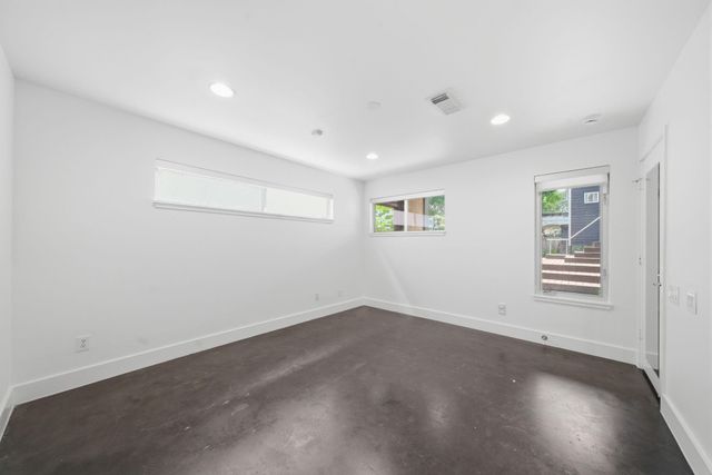 7002 Newcastle Street, Bellaire, TX 77401